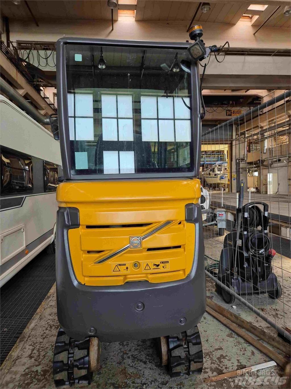 Volvo EC18C 小型挖掘机
