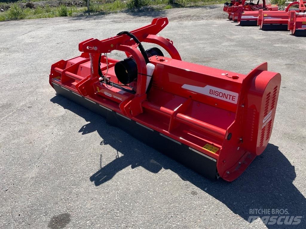 Maschio Bisonte 300 牧场割草机和切顶器