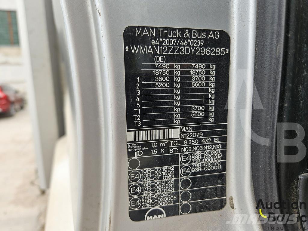 MAN TGL8.250 篷布货车