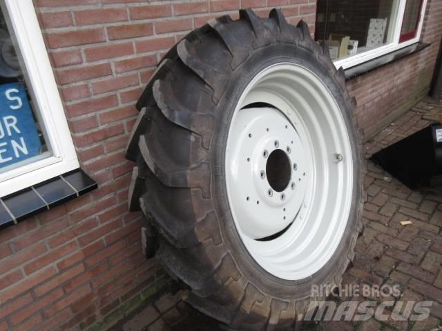 Michelin 13.6/38 轮胎、车轮、轮圈