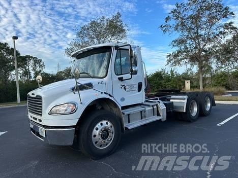 Freightliner M2 牵引车
