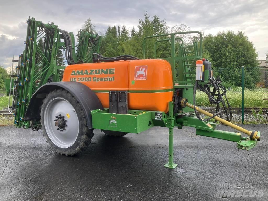 Amazone UG 2200 牵引式喷雾机