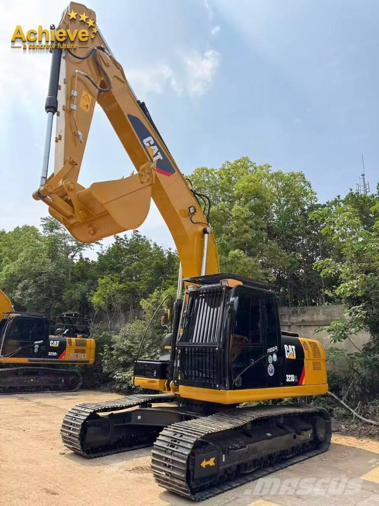 CAT 323D2L 履带挖掘机
