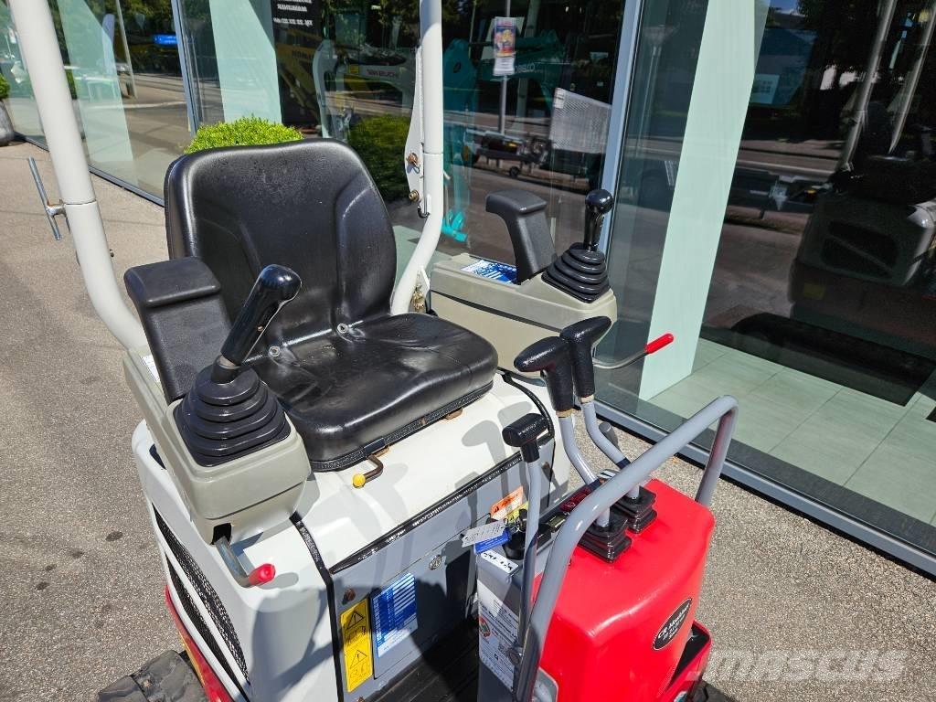Takeuchi TB 210 小型挖掘机