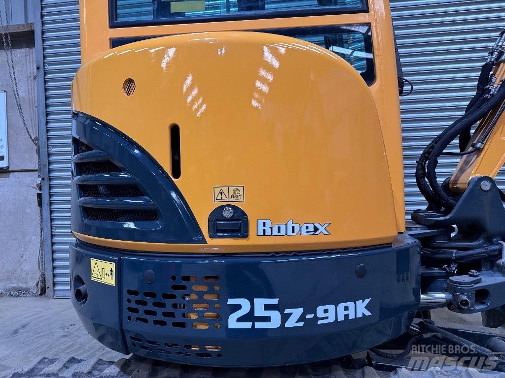 Hyundai R25Z-9 AK 小型挖掘机