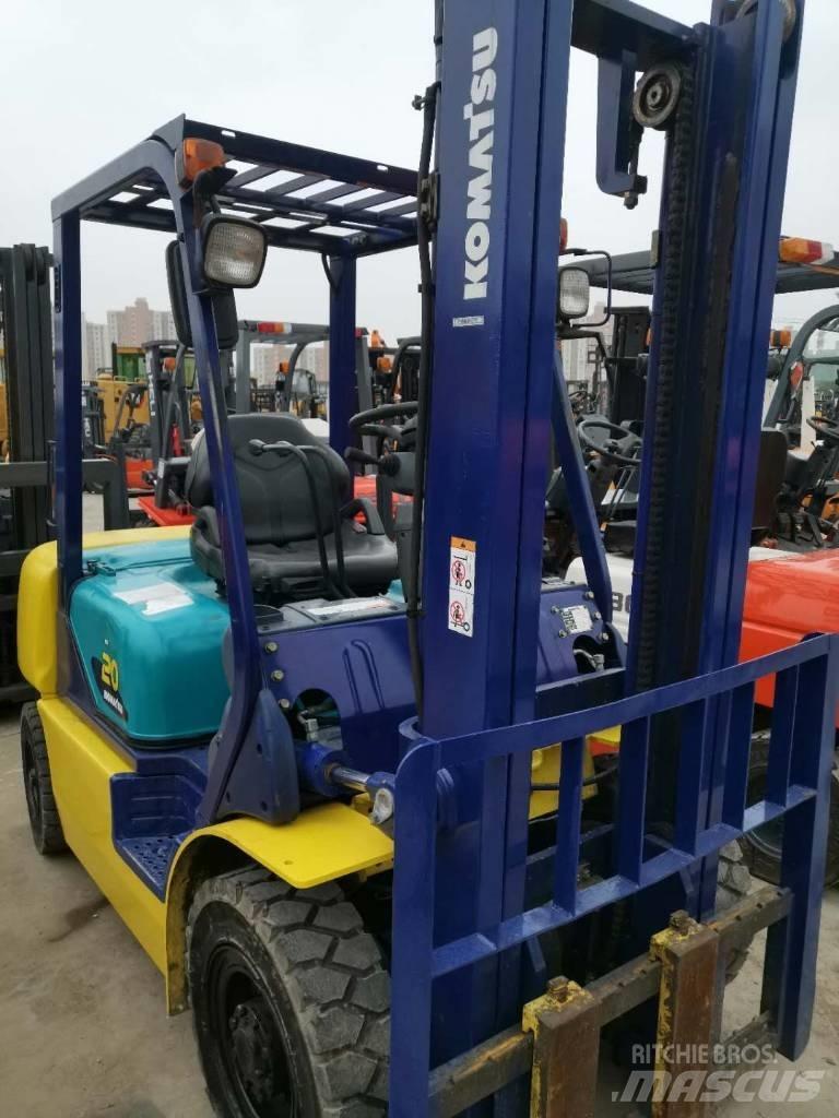 Komatsu 30 伸缩臂叉装车|叉装车