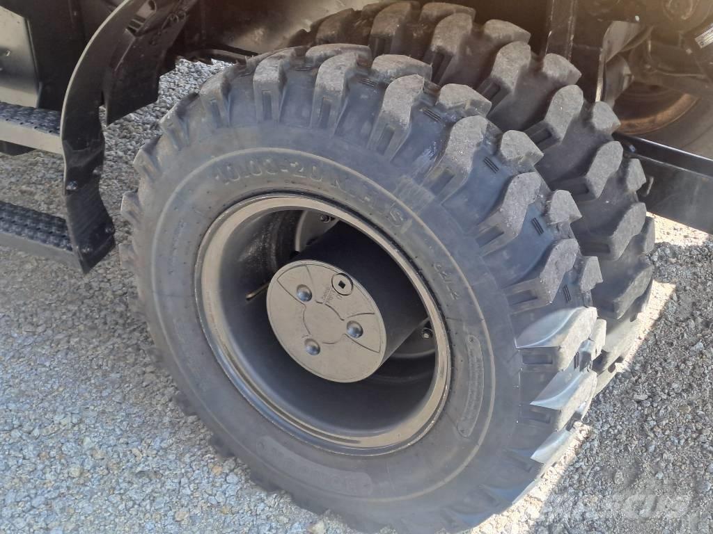 CAT M318F 轮式挖掘机