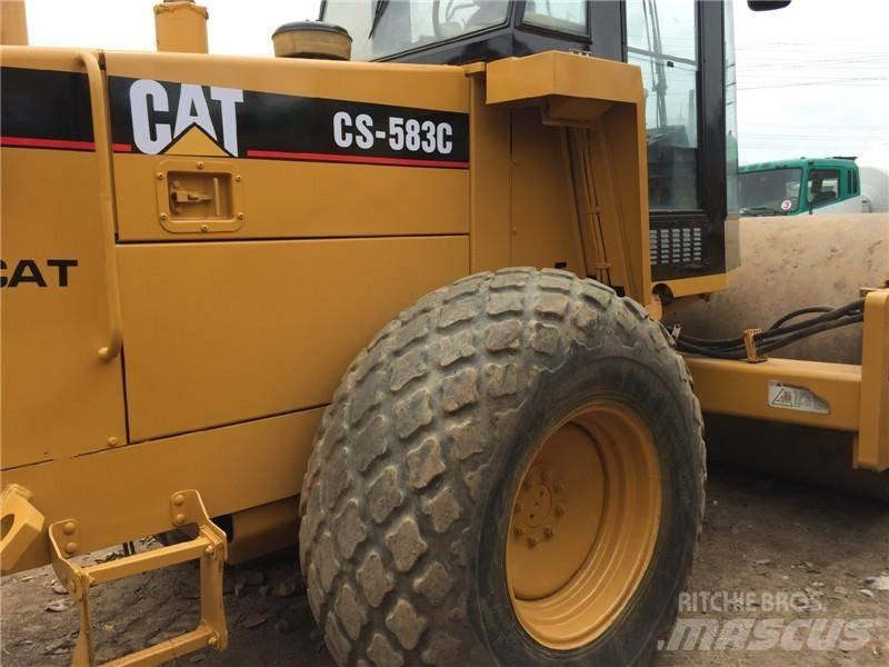 CAT CS 583 C 单轮压路机