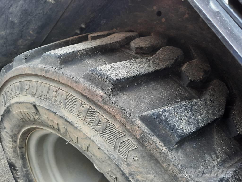 GiANT V 452 X-Tra 轮式装载机