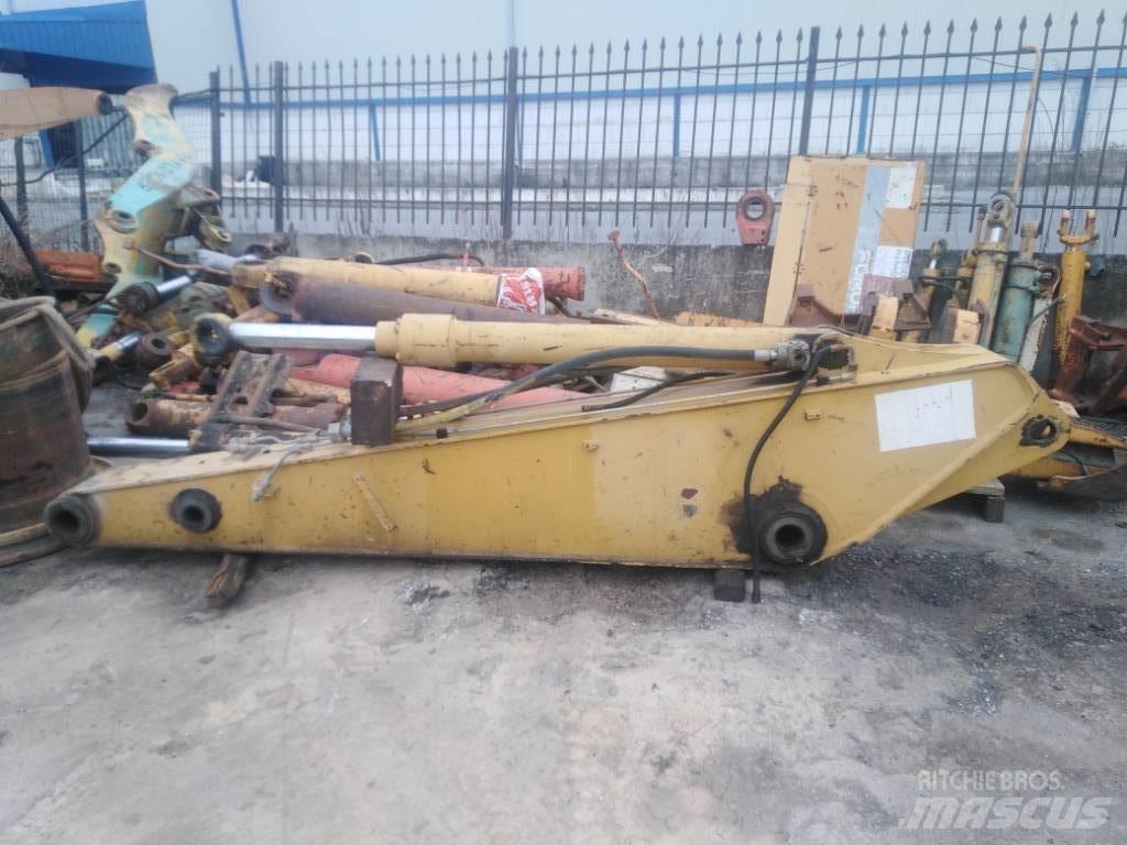CAT M 318 底盘和悬架