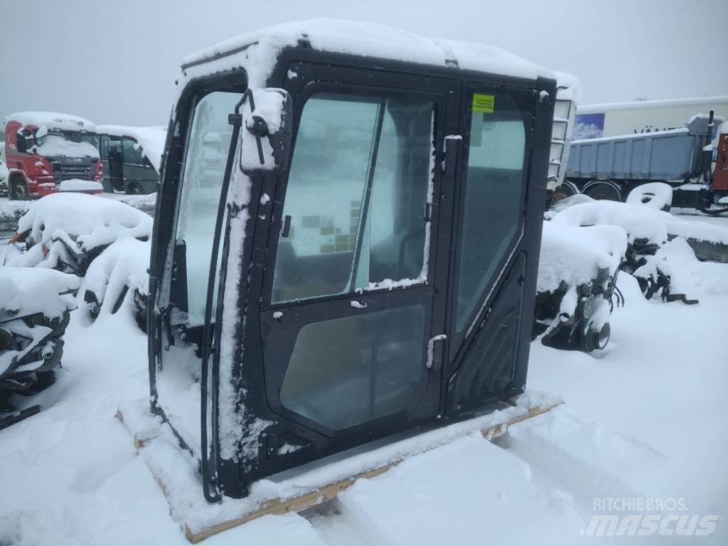 Volvo BM 325FL Cabin 驾驶室与内部