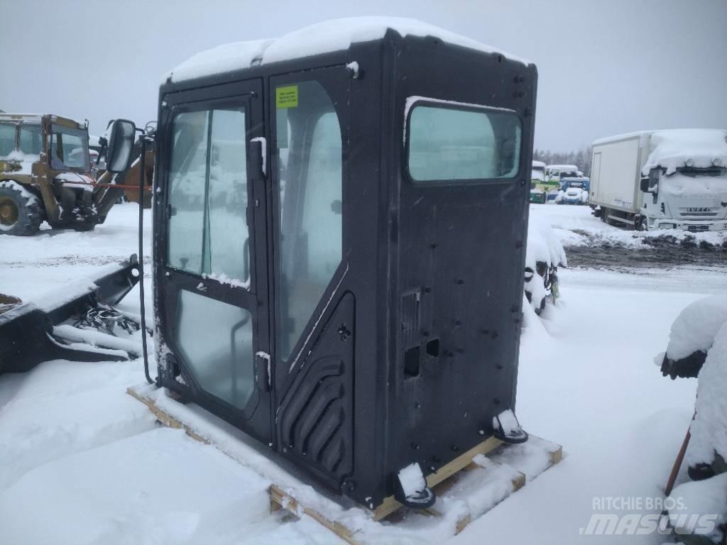 Volvo BM 325FL Cabin 驾驶室与内部