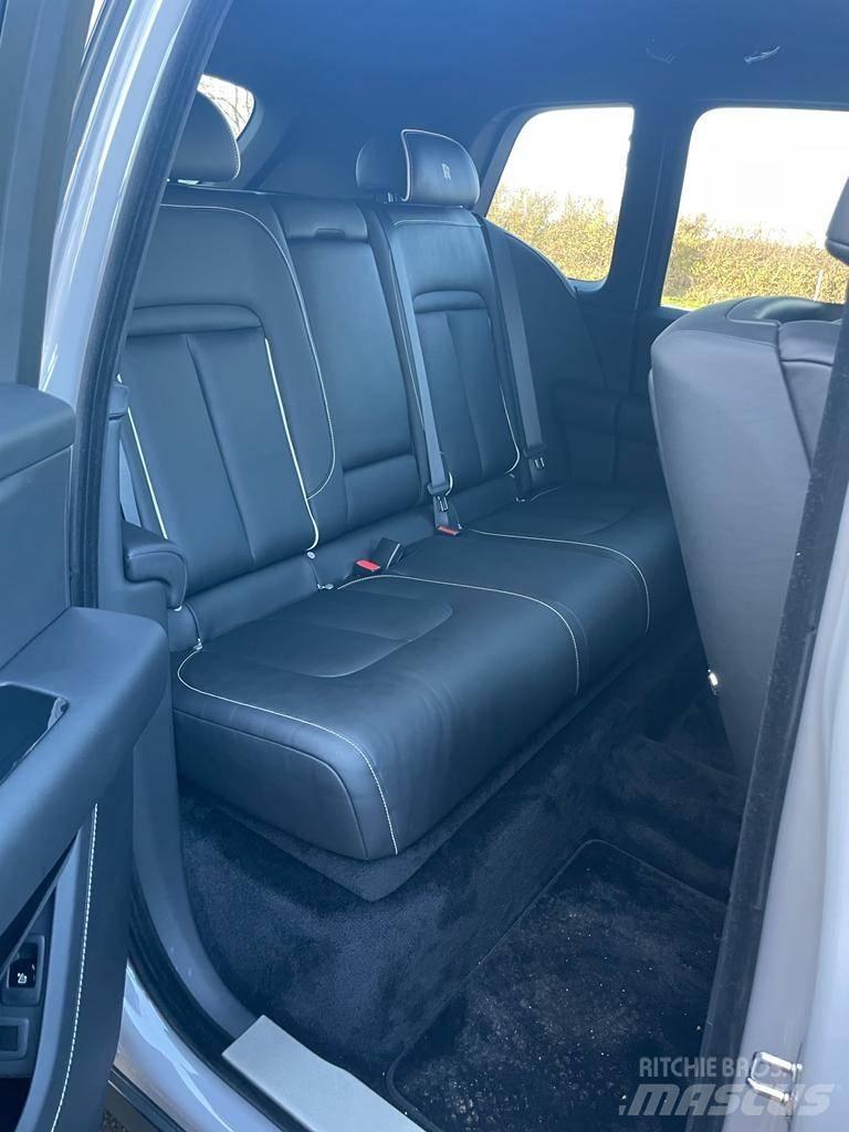 Rolls Royce Cullinan 汽车
