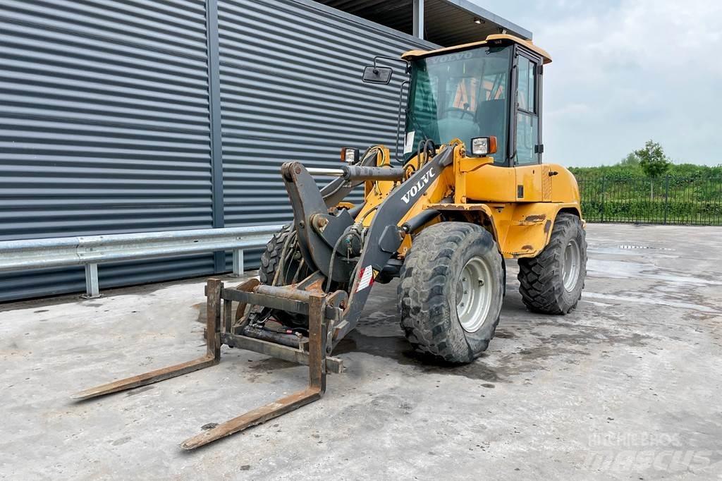 Volvo L 30 ZX 轮式装载机