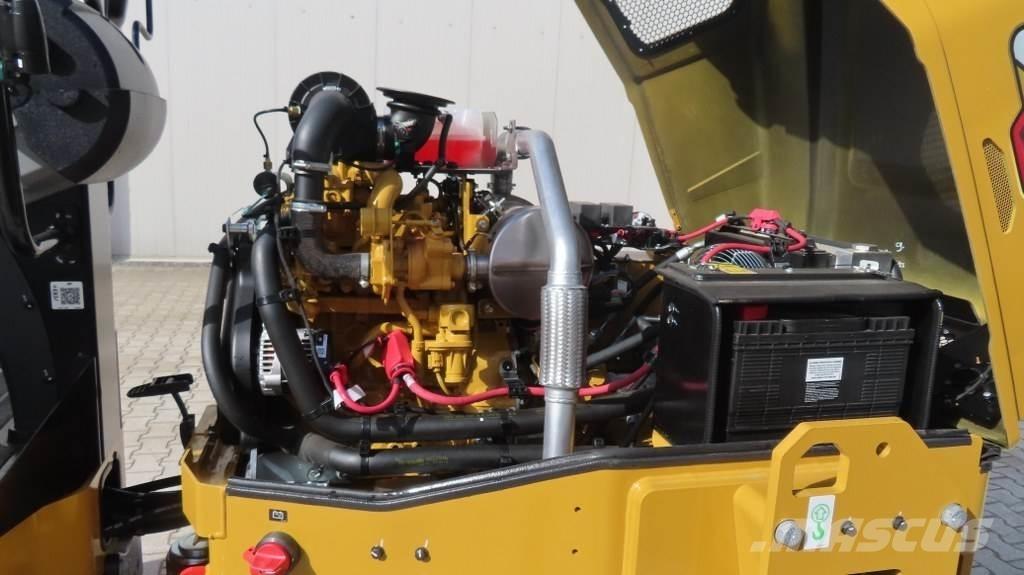 CAT CC4.0 复合式压路机