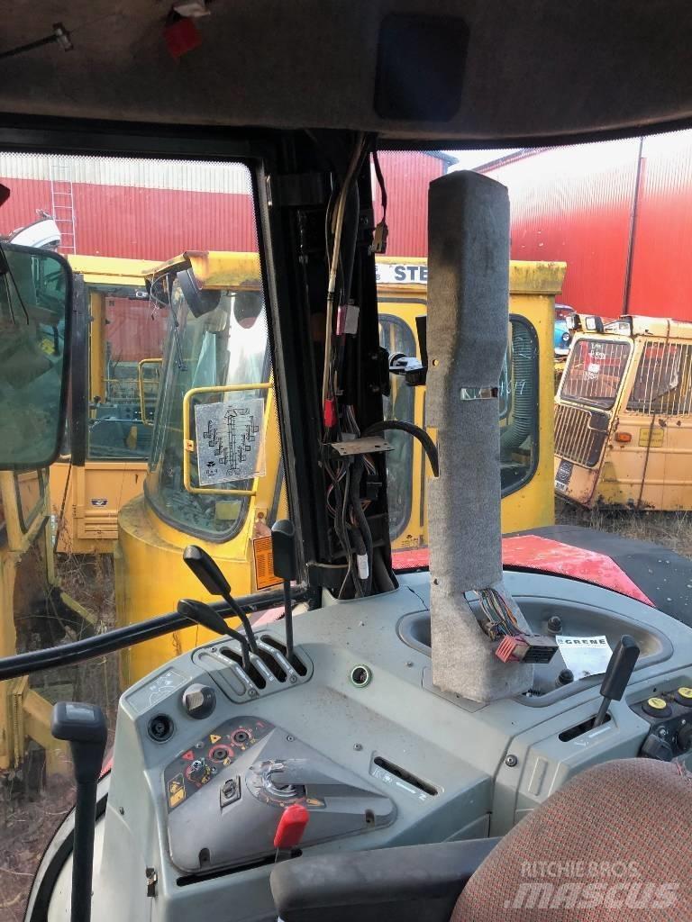 Massey Ferguson 8150 驾驶室与内部