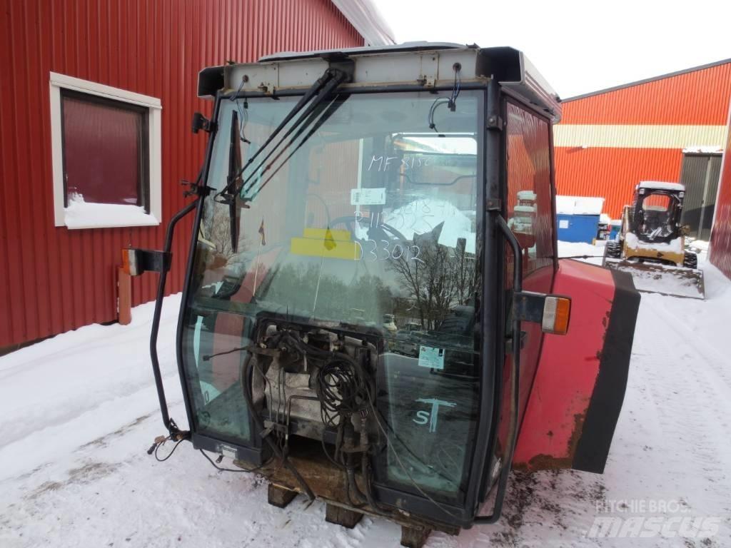 Massey Ferguson 8150 驾驶室与内部