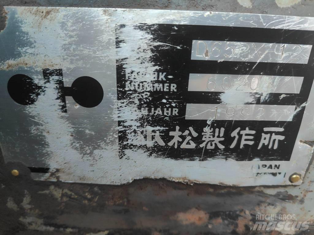 Komatsu D 65 PX-12 履带式推土机