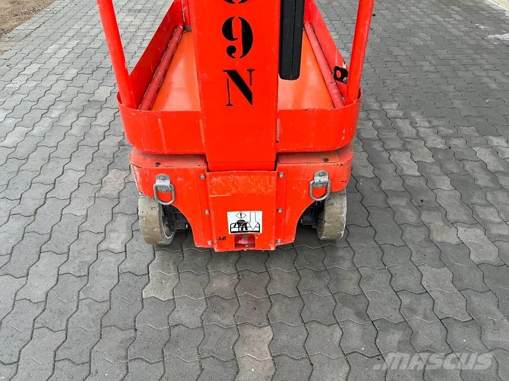 Snorkel TM 12 客货电梯