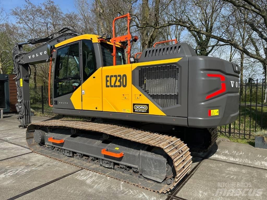 Volvo EC 230FL 履带挖掘机