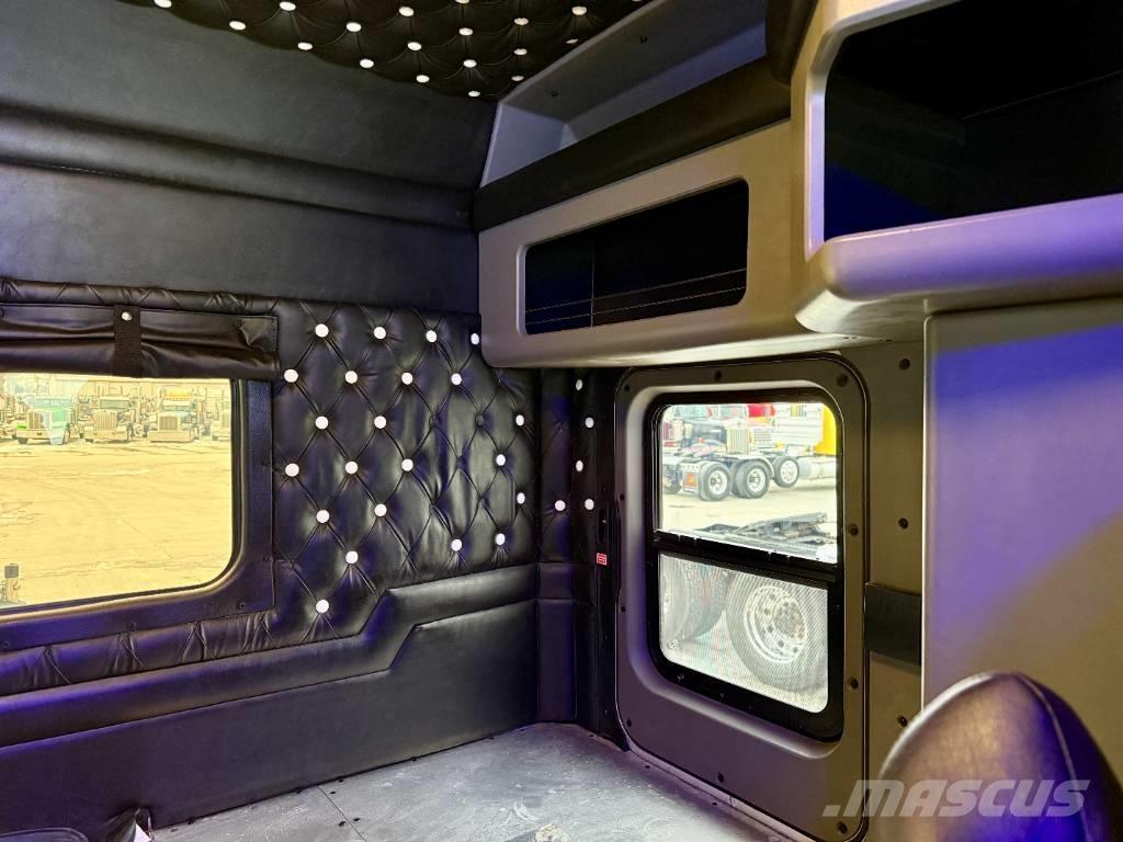 Kenworth W900 牵引车