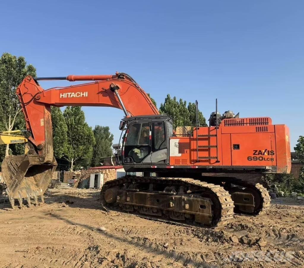 Hitachi ZX690LCH-5A 履带挖掘机