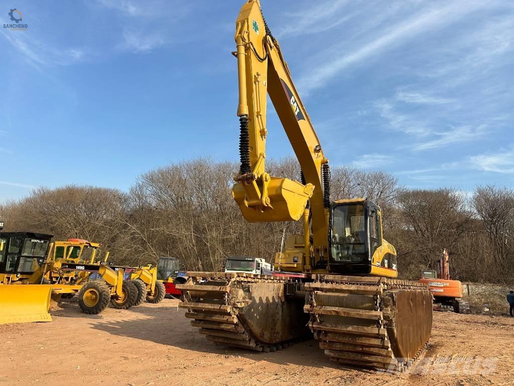 CAT 320 C L 水陆两栖挖掘机