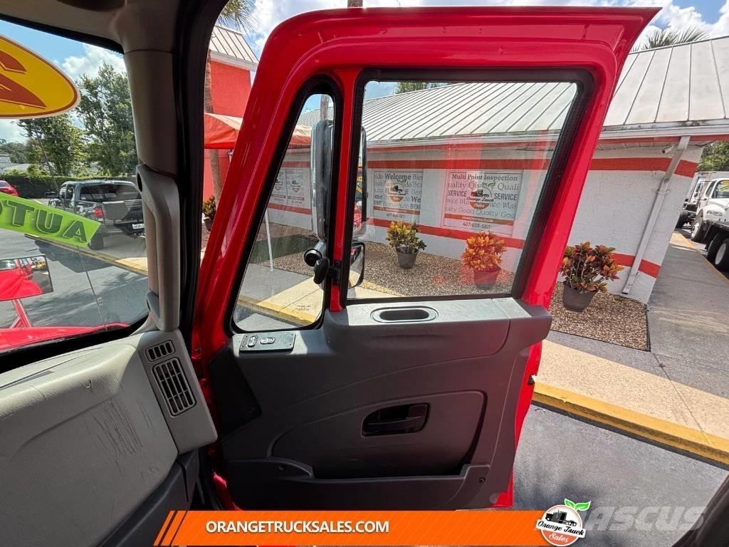 International 4300 厢式货车