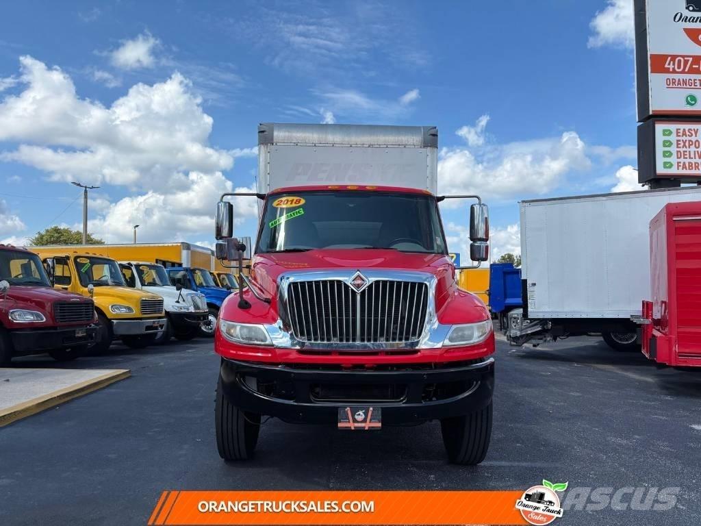 International 4300 厢式货车