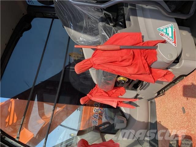 Hitachi ZX240 履带挖掘机