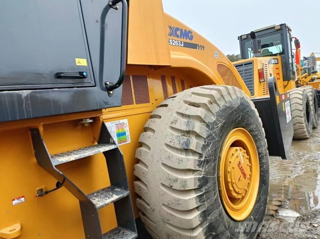 XCMG XC263J 单轮压路机
