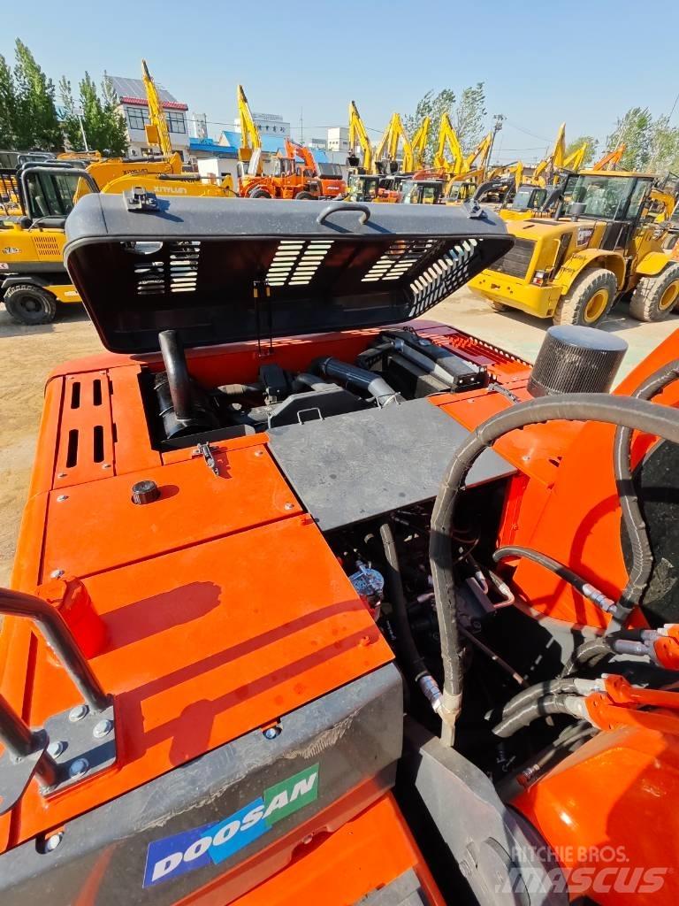 Doosan DX 225 LC 履带挖掘机