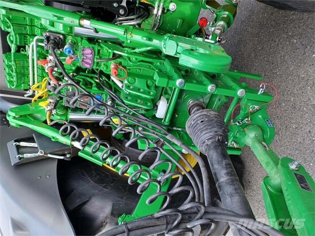 John Deere C441R 圆捆打捆机