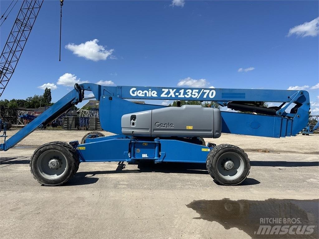 Genie ZX 135/70 曲臂高空工作平台