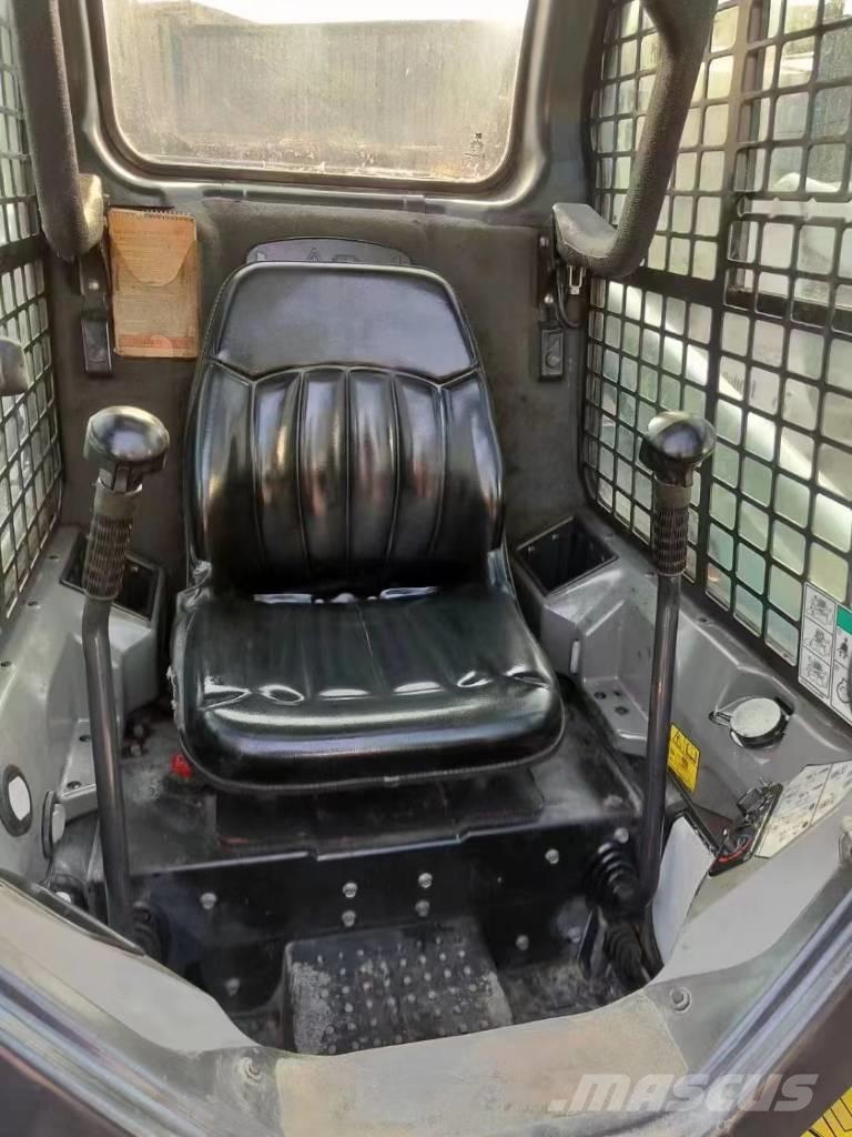 Bobcat S 450 滑移装载机