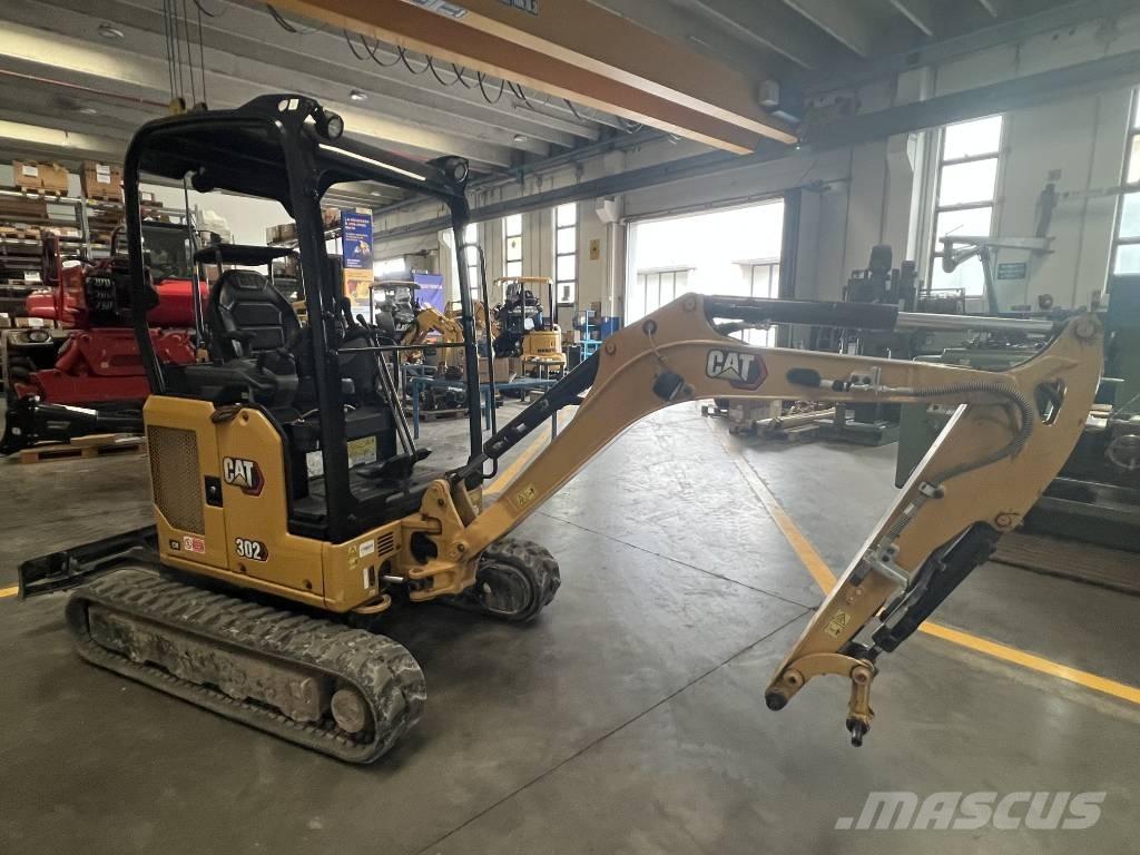 CAT 302 CR 小型挖掘机