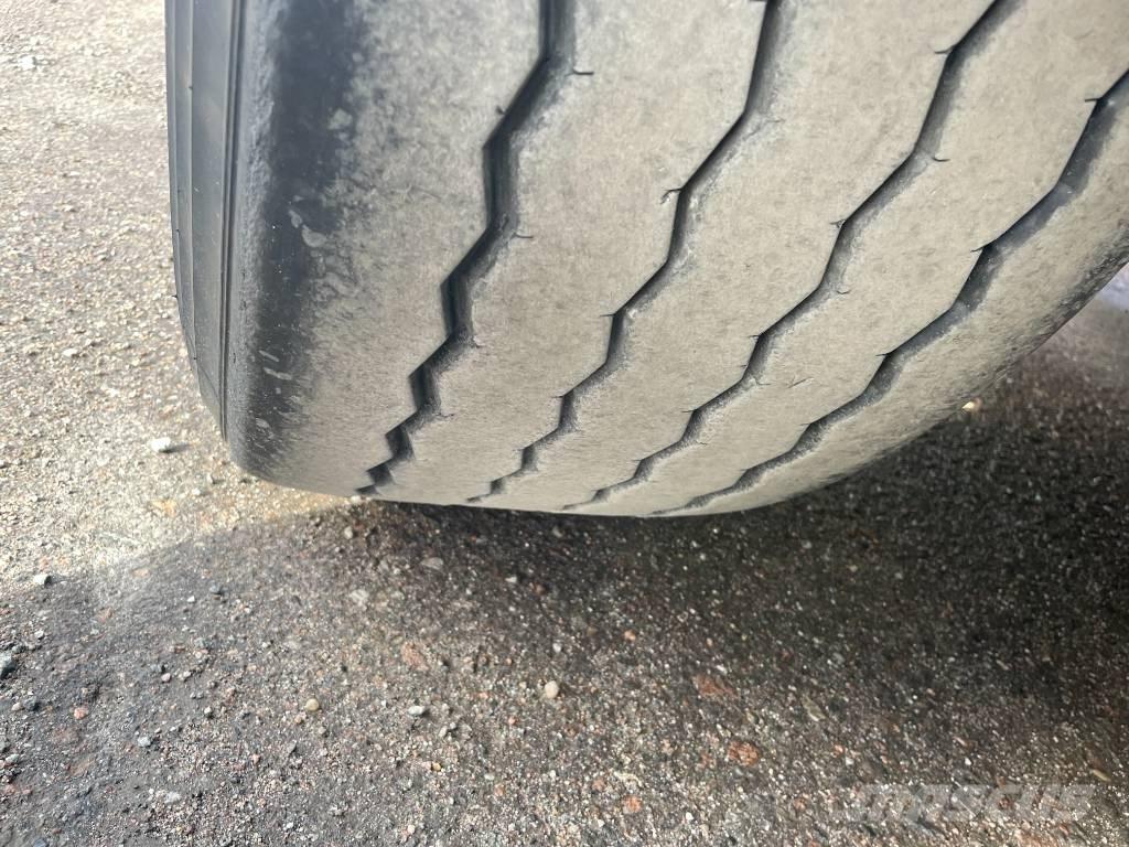 Berger LTCN 侧帘半挂车