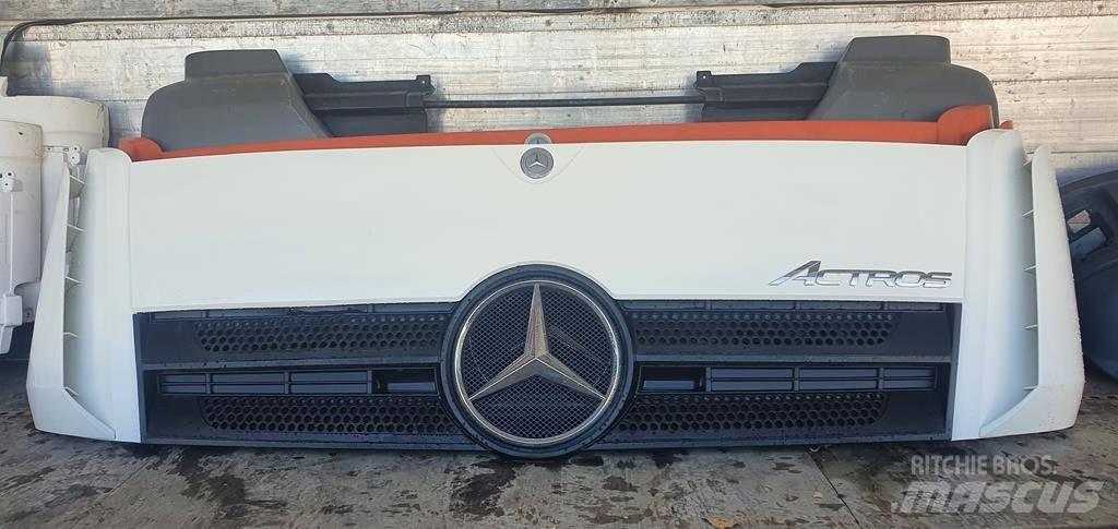 Mercedes-Benz Actros 驾驶室与内部