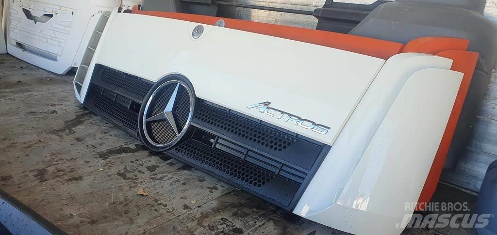 Mercedes-Benz Actros 驾驶室与内部