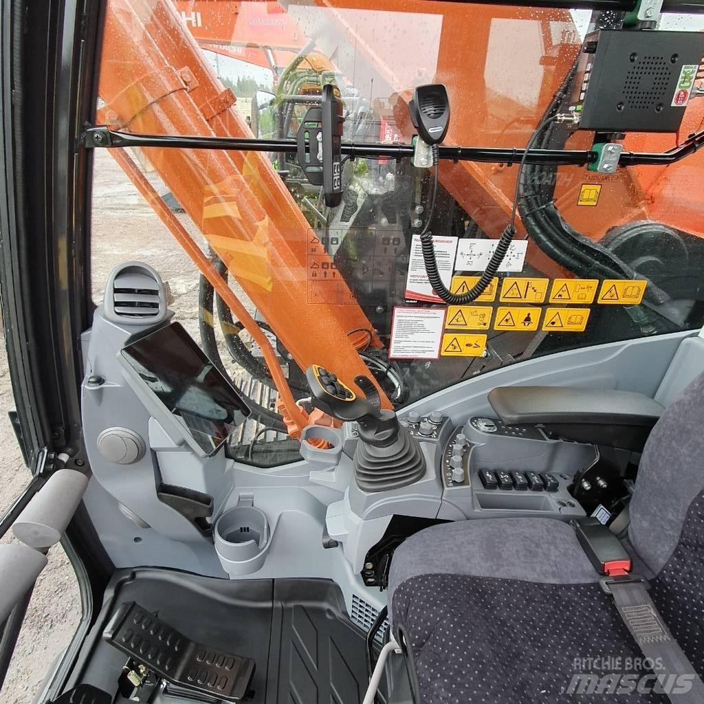 Hitachi ZX225USRLC-7 履带挖掘机