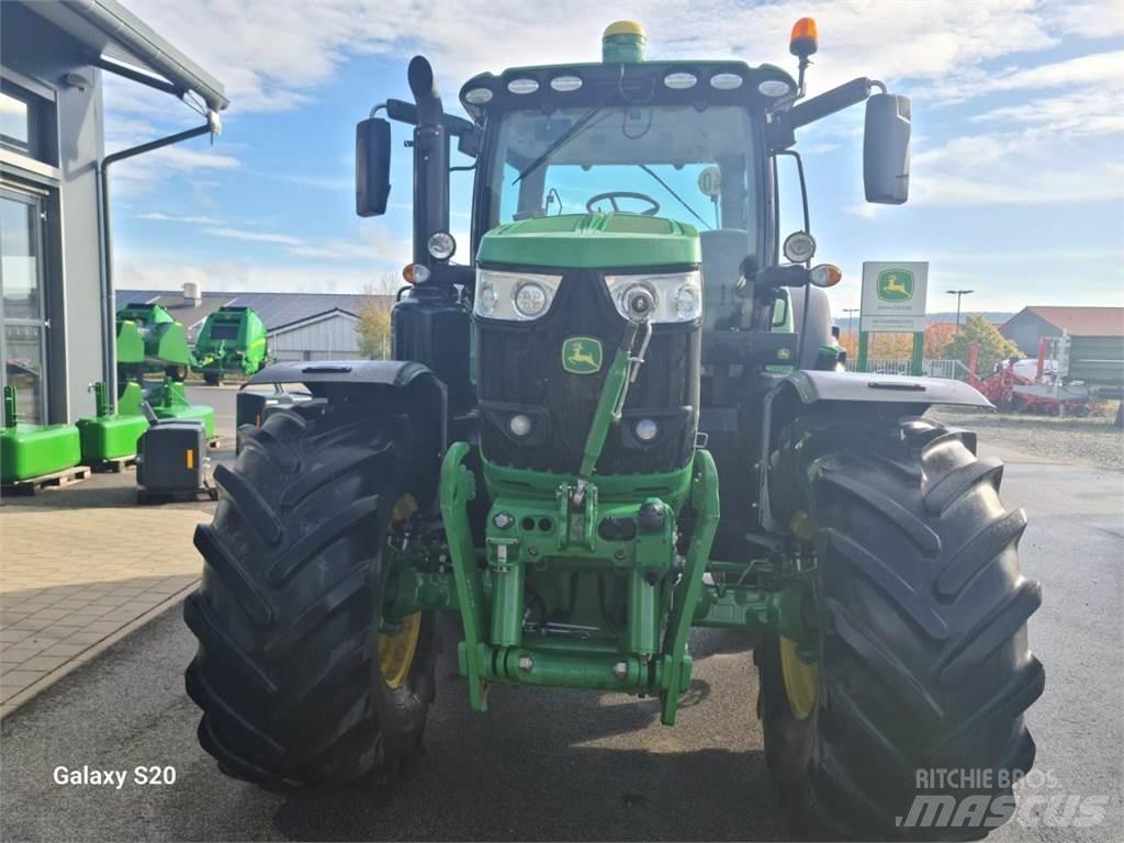 John Deere 6215R 拖拉机/农用车