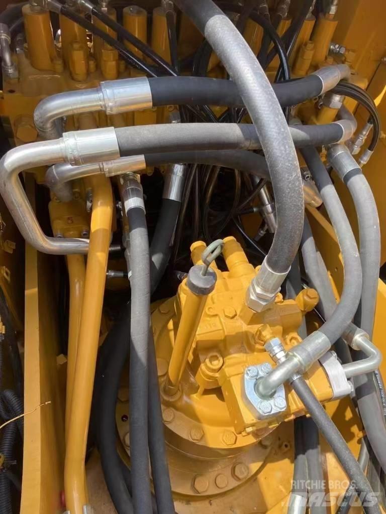 CAT 320D2 履带挖掘机