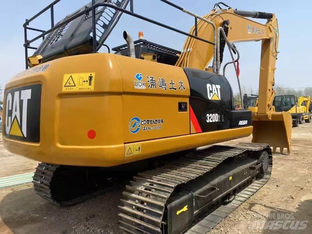 CAT 320D2 履带挖掘机