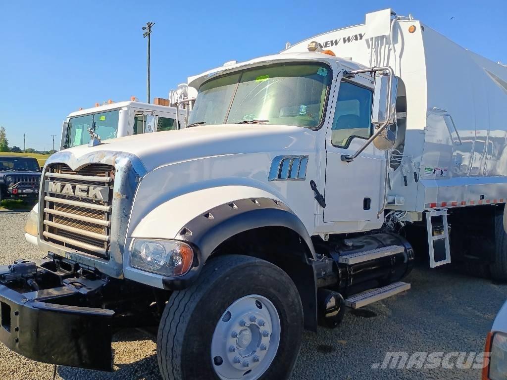 Mack GU 713 垃圾车