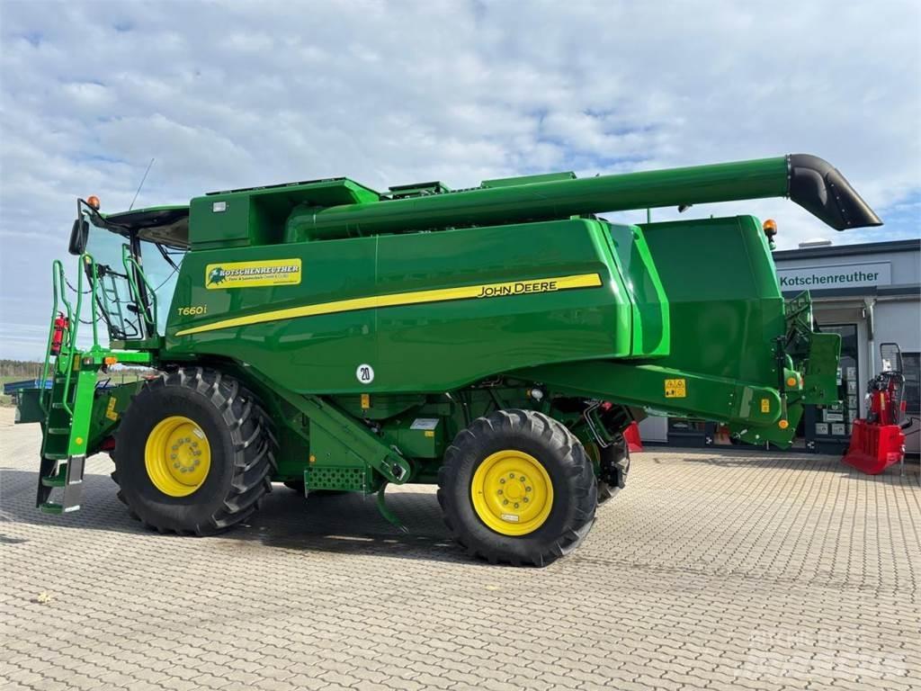 John Deere T660i 联合收割机