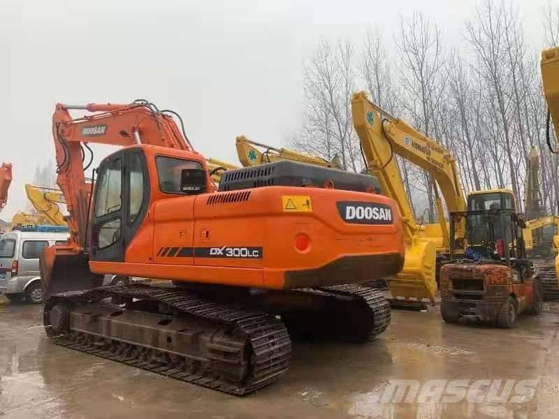 Doosan DX300LC 履带挖掘机