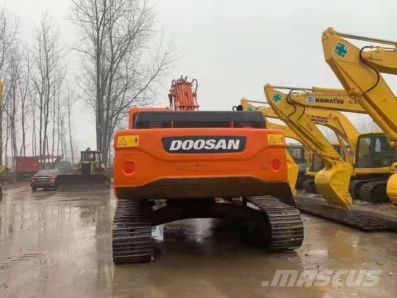 Doosan DX300LC 履带挖掘机