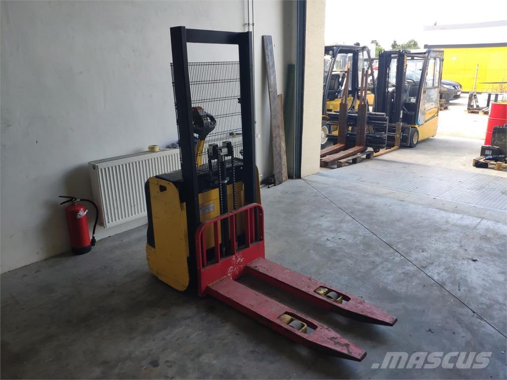 Hyster S1.0E 行走式堆垛机