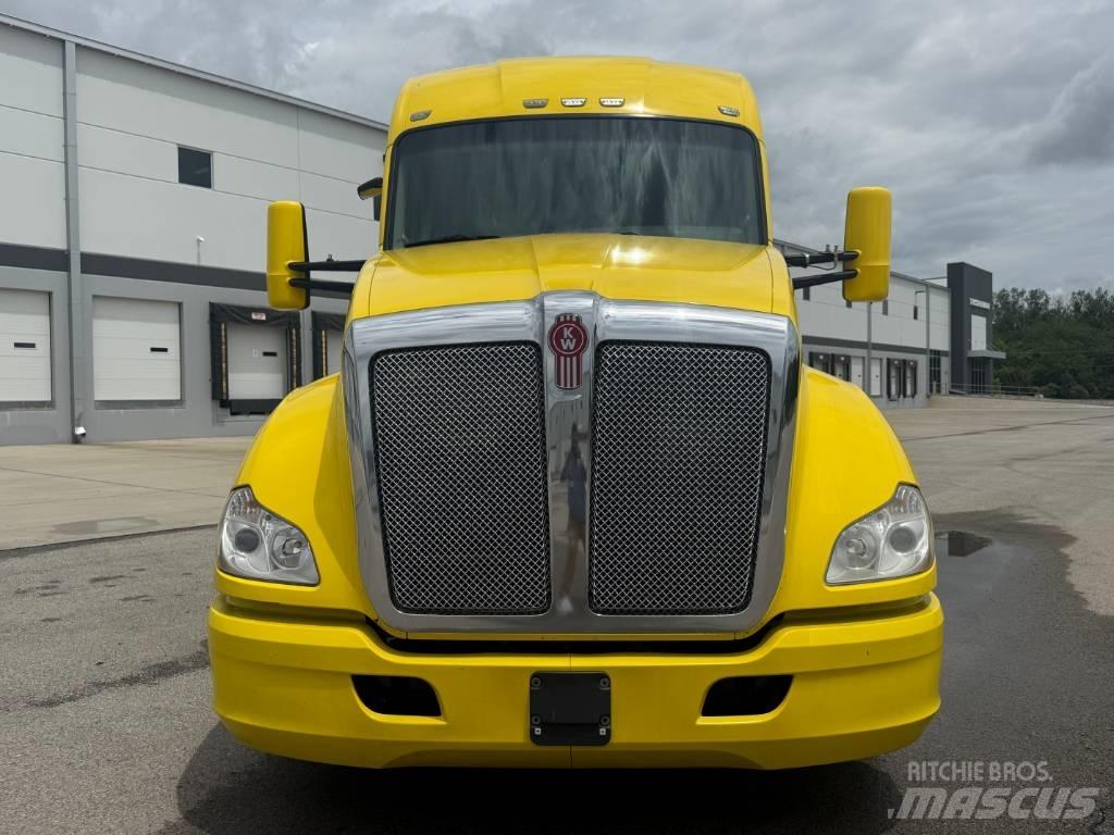 Kenworth T 680 牵引车