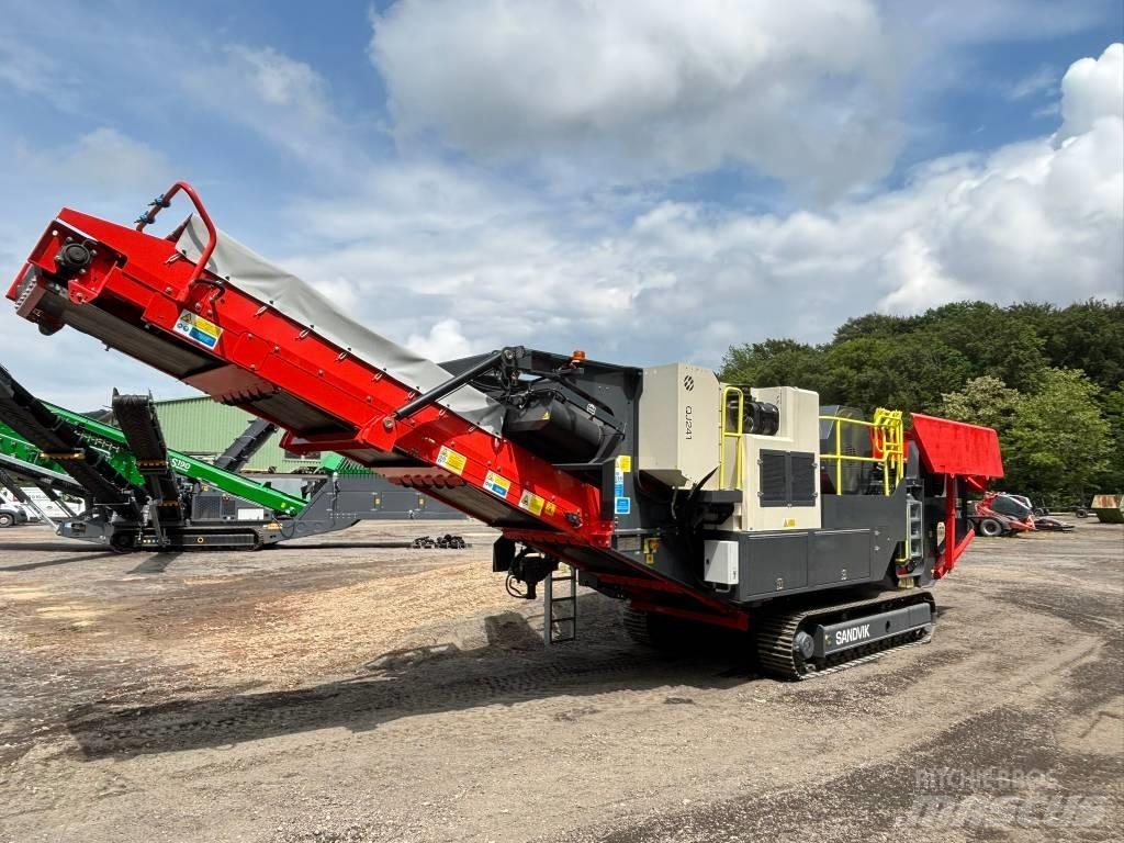 Sandvik QJ 241 移动式破碎机